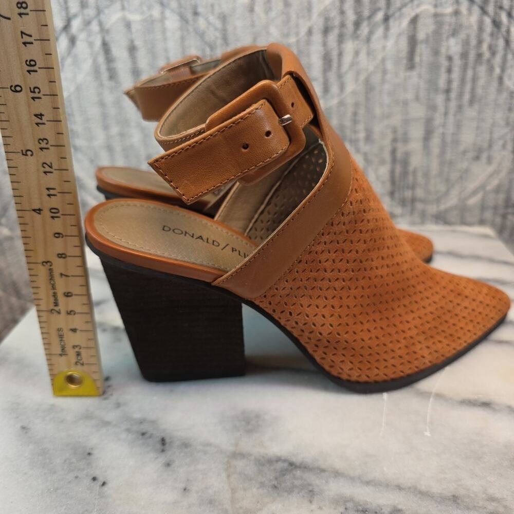 Donald J. Pliner Varen Cutout Perforared Booties Women's Sz 7 - Picture 12 of 12
